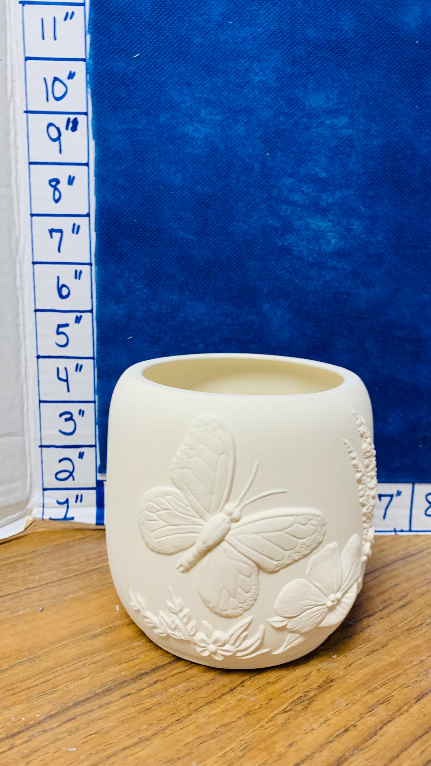 Butterfly container