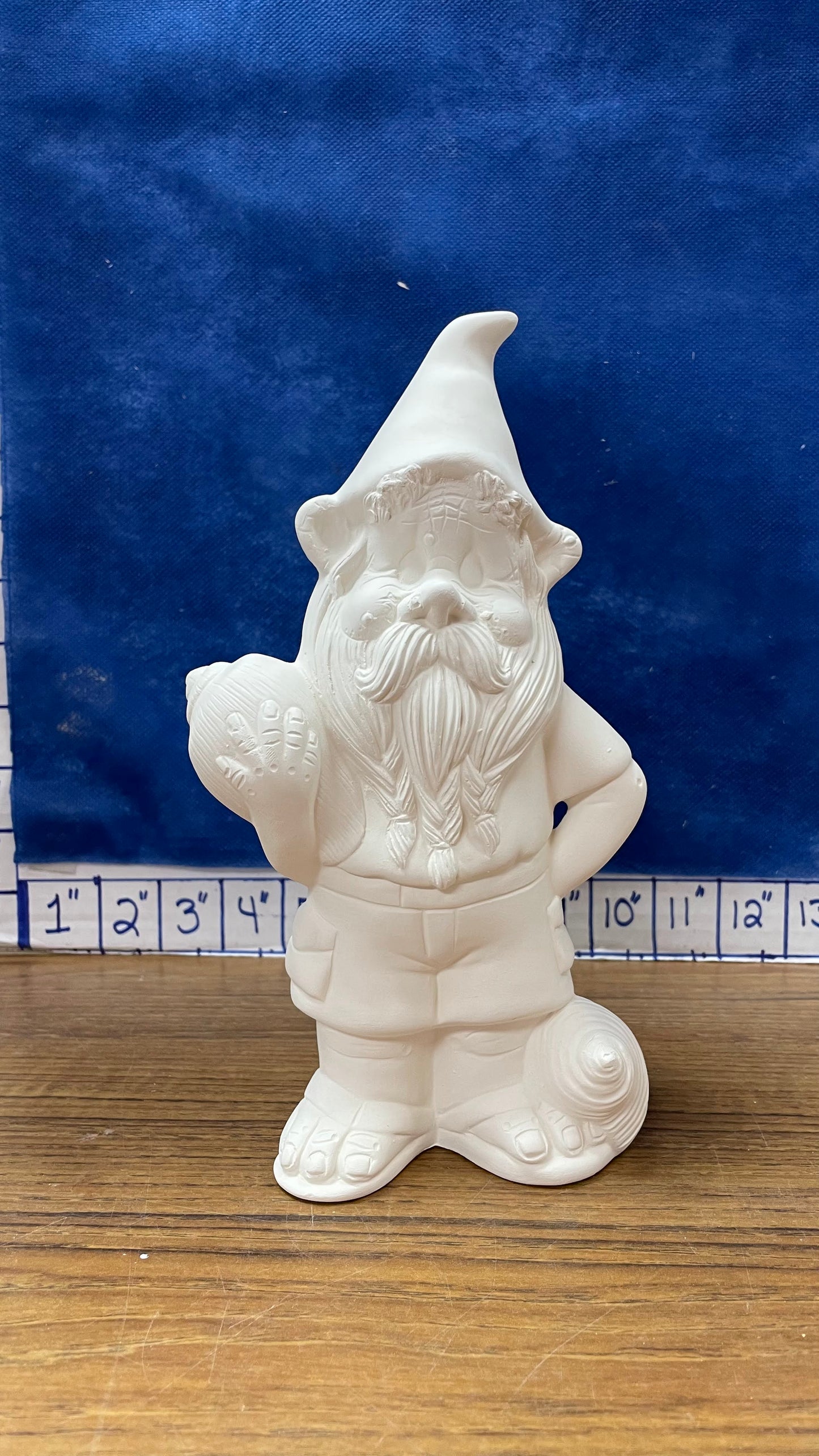 Gnome Standing Shell Sam